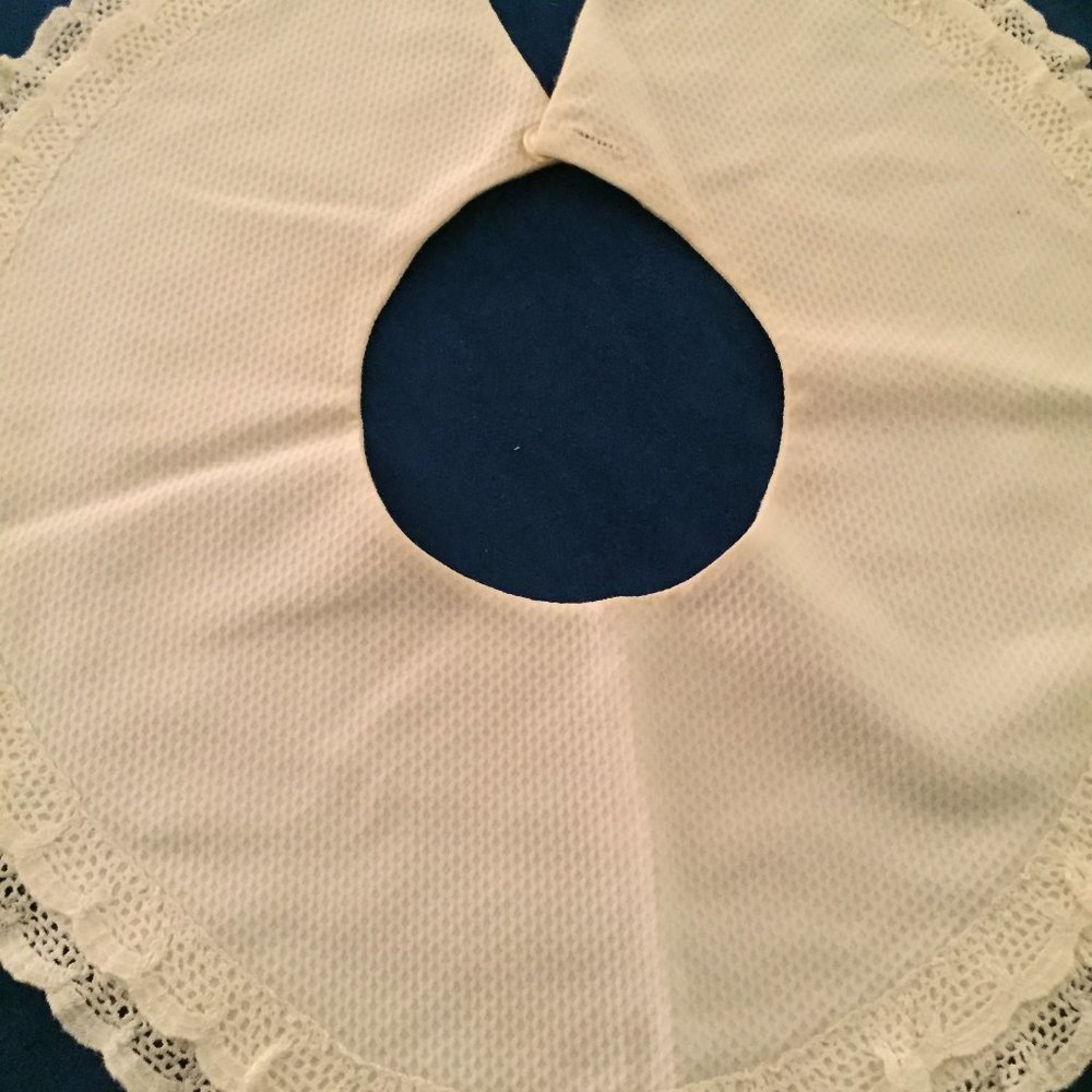 Vintage Lined Round Collar